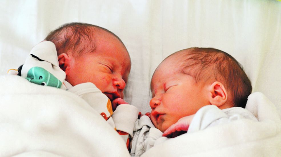 Dvojčátka z Blanenska se rodila dramaticky nadvakrát